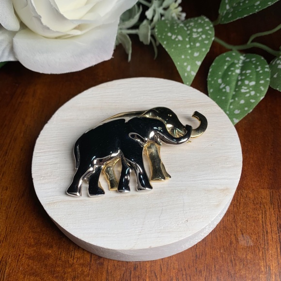 Vintage Shining Silver and Gold Tone Elephant Brooch. - Picture 3 of 10